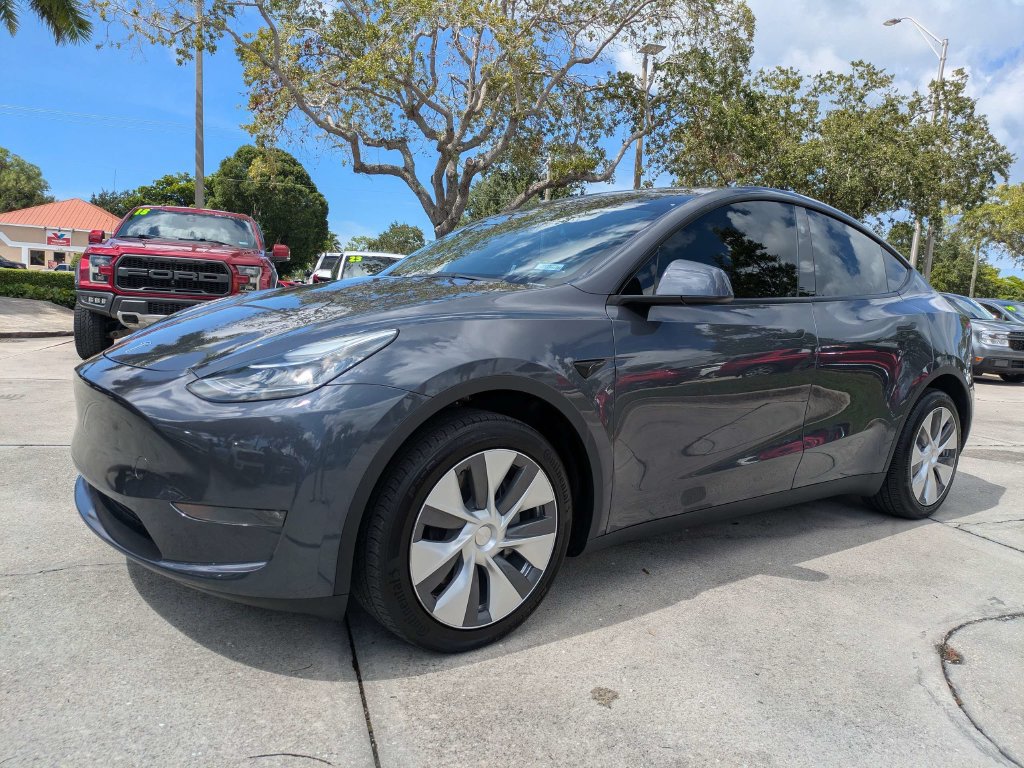 Used 2023 Tesla Model Y Long Range AWD/4WD image 14