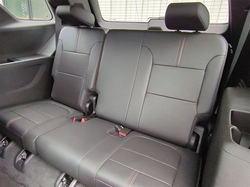 Certified 2022 Chevrolet Traverse RS image 25