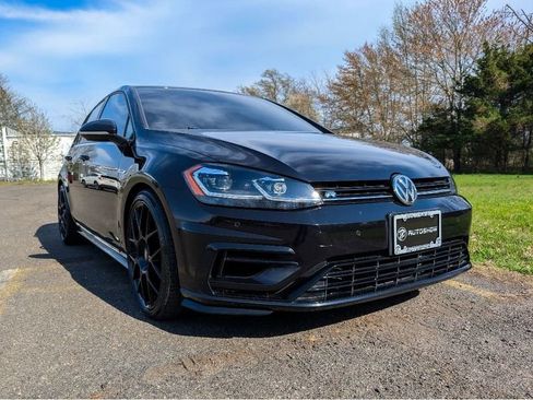 Used 2018 Volkswagen Golf R 4-Door AWD/4WD image 3