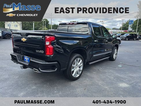 Used 2023 Chevrolet Silverado 1500 High Country w/ High Country Premium Package AWD/4WD image 6