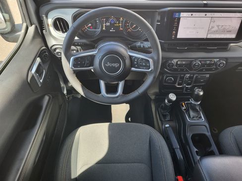 Used 2024 Jeep Wrangler Unlimited Sahara AWD/4WD image 23