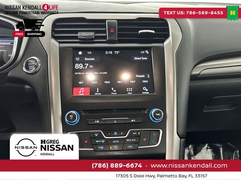 Used 2017 Ford Fusion SE w/ Fusion SE Technology Package image 25