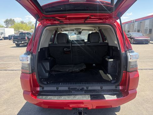 Used 2022 Toyota 4Runner SR5 Premium AWD/4WD image 19