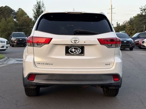 Used 2018 Toyota Highlander XLE FWD image 4