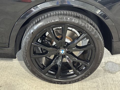 Used 2025 BMW X7 xDrive40i w/ M Sport Package AWD/4WD image 36