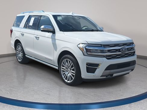 Used 2022 Ford Expedition Platinum image 3