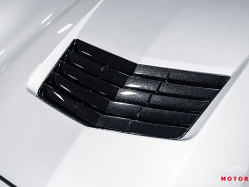 Used 2016 Chevrolet Corvette Stingray Coupe w/ Battery Protection Package image 14