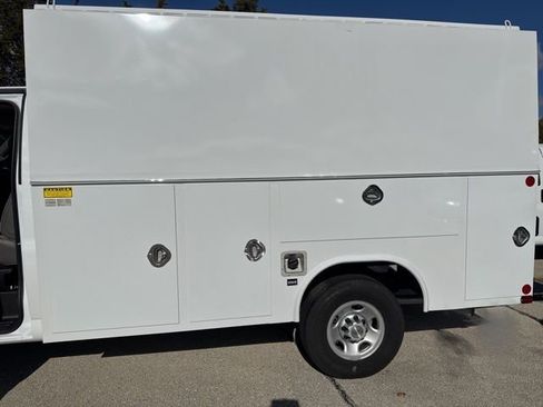 New 2025 Chevrolet Express 3500 w/ Power Convenience Package RWD image 6