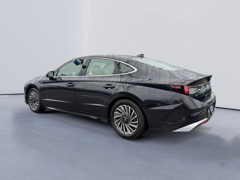 Certified 2025 Hyundai Sonata Limited FWD image 5