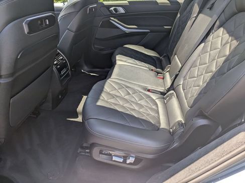 Used 2025 BMW X7 xDrive40i w/ Premium Package AWD/4WD image 26