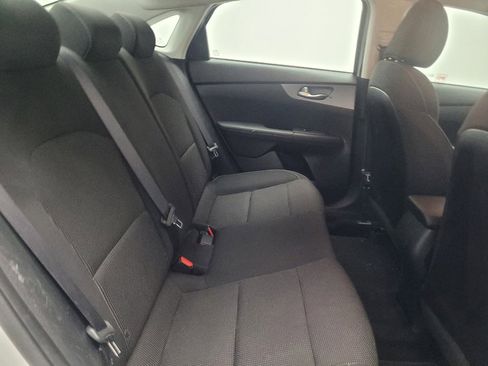 Used 2020 Kia Forte LXS FWD image 19