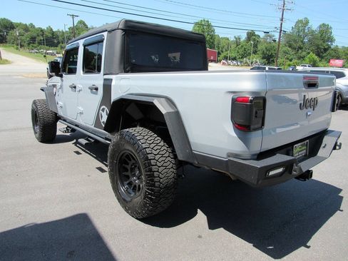 Used 2023 Jeep Gladiator Sport AWD/4WD image 6