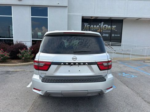 Used 2023 Nissan Armada Platinum w/ Captain's Chairs Package RWD image 2