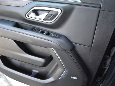 Used 2022 Chevrolet Tahoe LT w/ Luxury Package RWD image 15