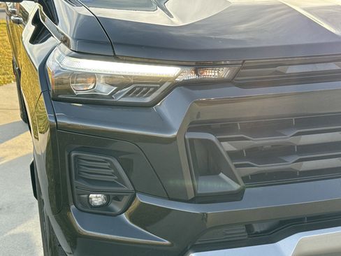 Used 2023 Chevrolet Colorado Z71 image 10