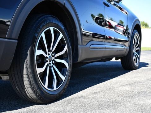 Used 2020 Ford Explorer ST w/ Premium Technology Package image 9