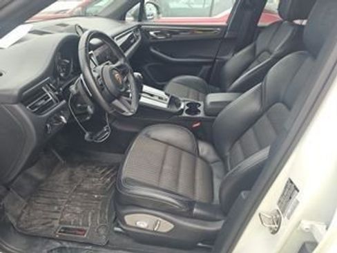 Used 2023 Porsche Macan Turbo image 7