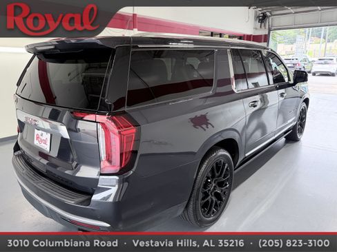 Used 2023 GMC Yukon XL Denali w/ Denali Reserve Package RWD image 4