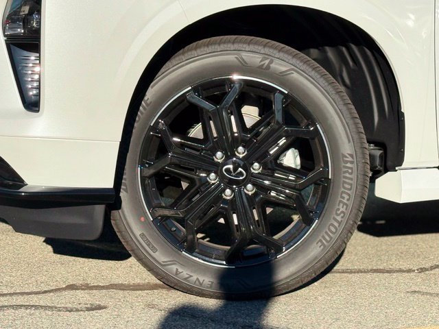 New 2027 INFINITI QX80 Sensory AWD/4WD image 2