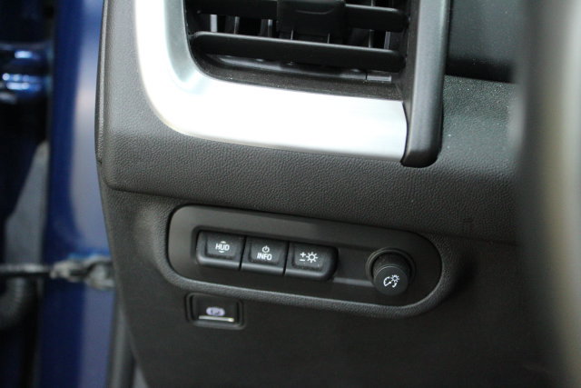 Used 2023 GMC Terrain SLT w/ Tech Package AWD/4WD image 15
