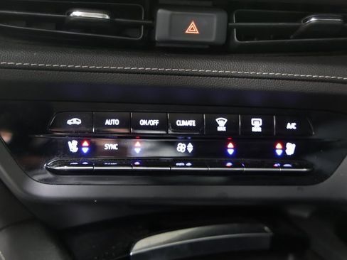 Used 2022 Buick Envision Avenir w/ Technology Package II image 13