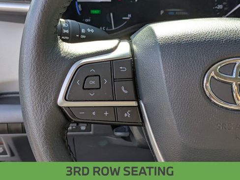 Used 2023 Toyota Sienna XLE image 18