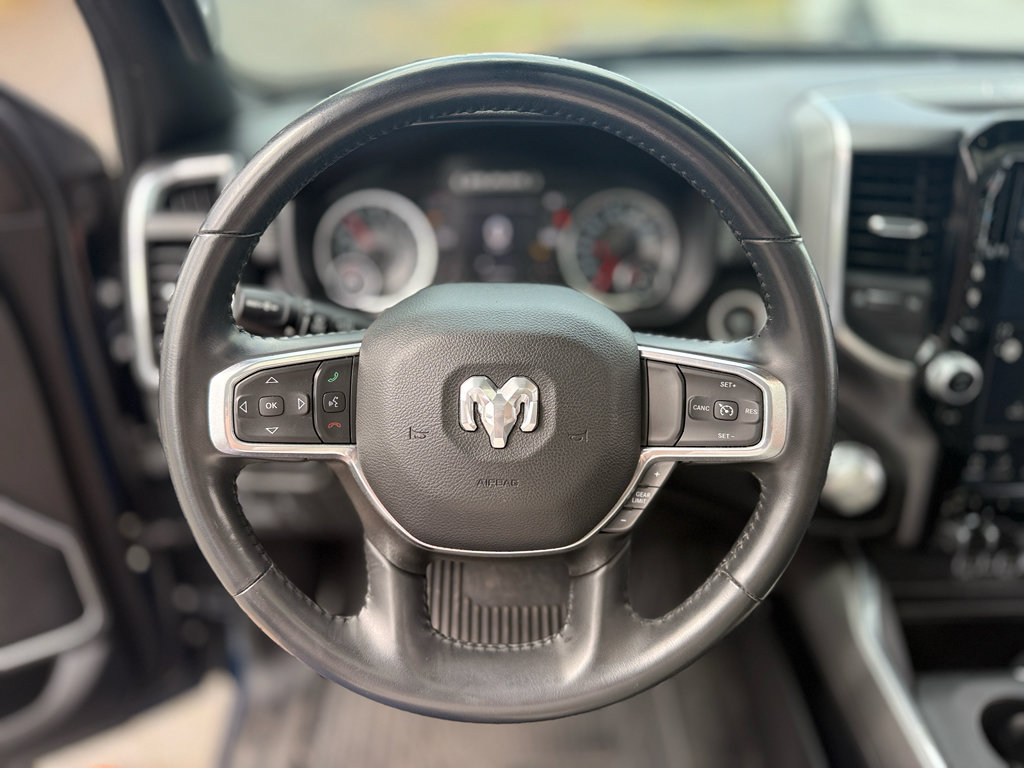 Used 2023 RAM 1500 Laramie RWD image 32