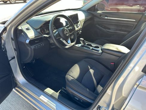Used 2023 Nissan Altima 2.5 SV image 10