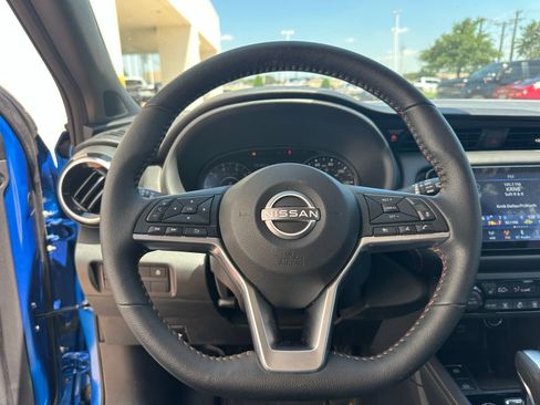 Used 2023 Nissan Kicks SR w/ SR Premium Package FWD image 13