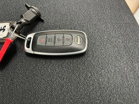 Used 2025 Nissan Sentra SV image 21