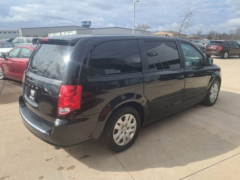 Used 2016 Dodge Grand Caravan SE w/ Quick Order Package 29E SE image 9