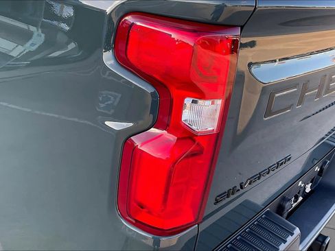 Used 2025 Chevrolet Silverado 1500 LT Trail Boss w/ Convenience Package II AWD/4WD image 29