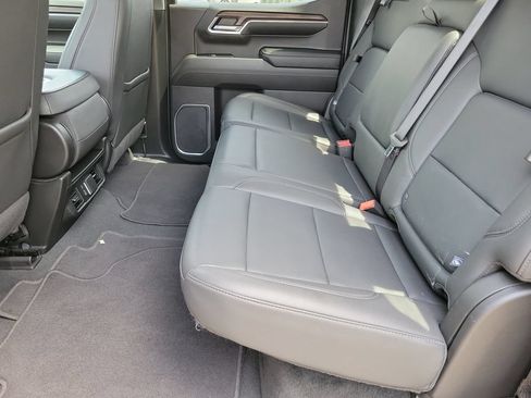 Used 2024 GMC Sierra 1500 SLT AWD/4WD image 13