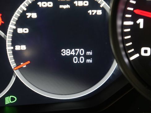 Certified 2023 Porsche Cayenne AWD/4WD image 24