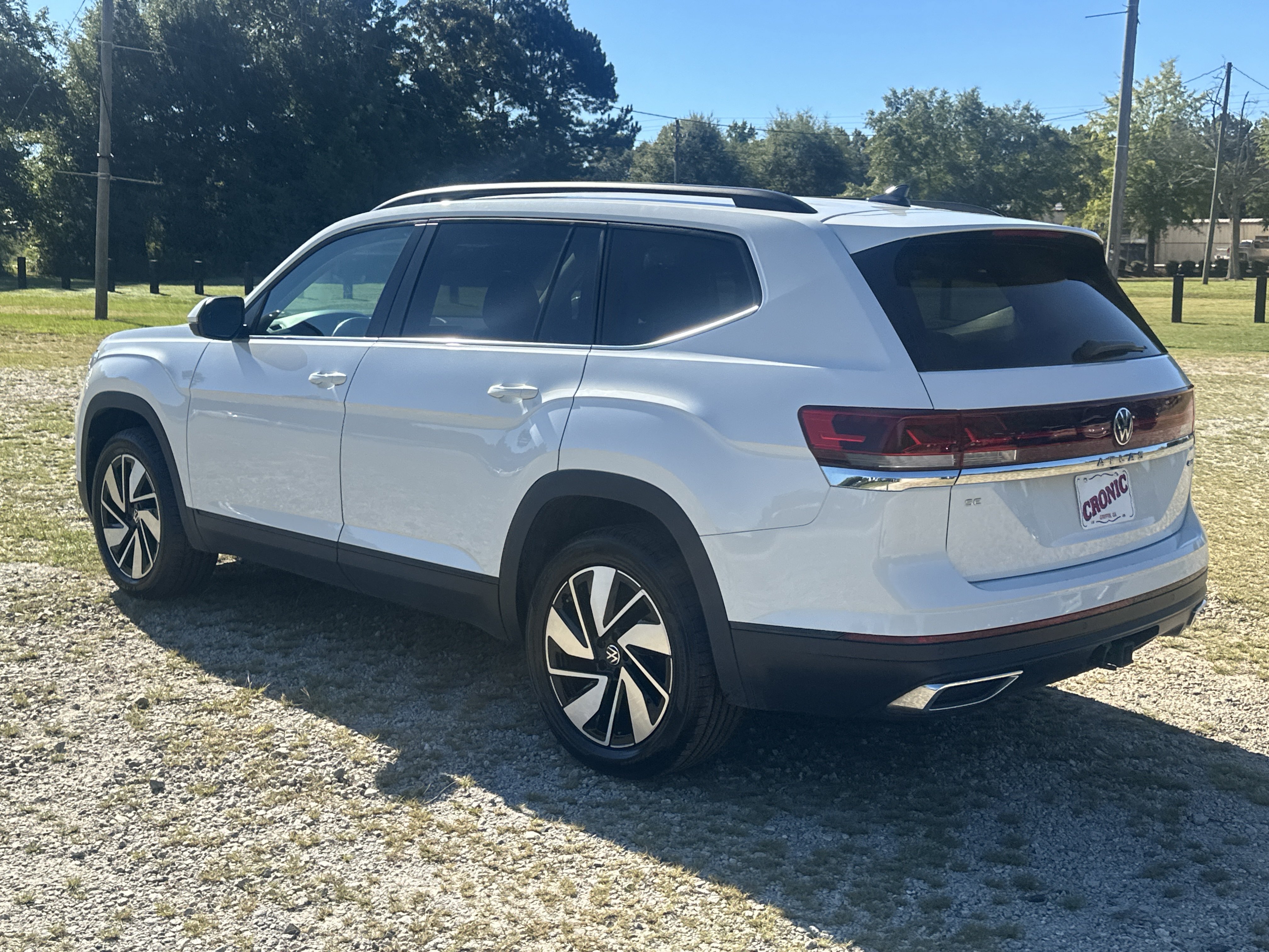 Used 2024 Volkswagen Atlas SE AWD/4WD image 7