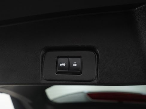 Used 2025 Nissan Rogue SV AWD/4WD image 18