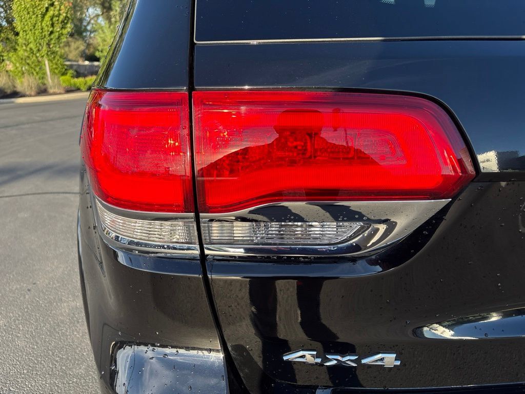 Used 2018 Jeep Grand Cherokee Overland AWD/4WD image 21