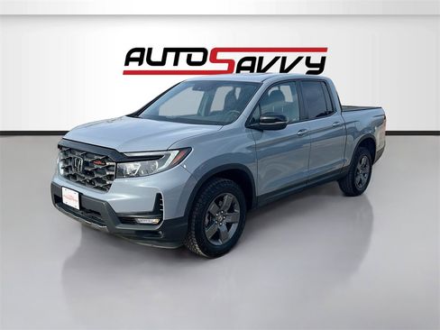 Used 2024 Honda Ridgeline TrailSport image 3