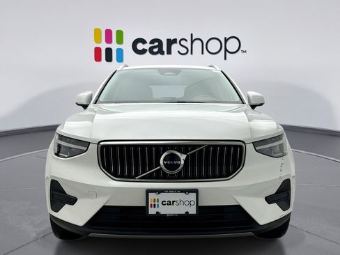 Used 2025 Volvo XC40 B5 Core image 8