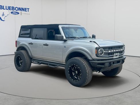 Used 2021 Ford Bronco Black Diamond AWD/4WD image 3