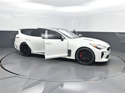 Used 2020 Kia Stinger GT2 image 42