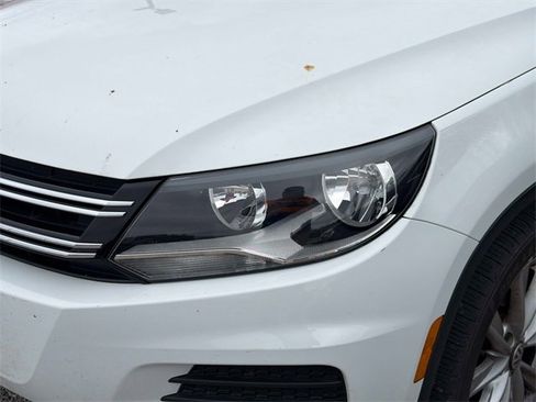 Used 2017 Volkswagen Tiguan S image 7