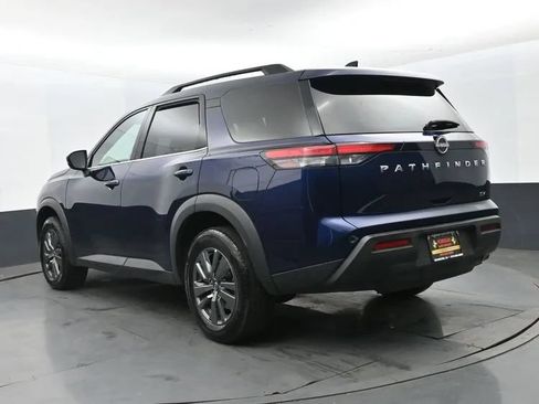 Used 2024 Nissan Pathfinder SV FWD image 9