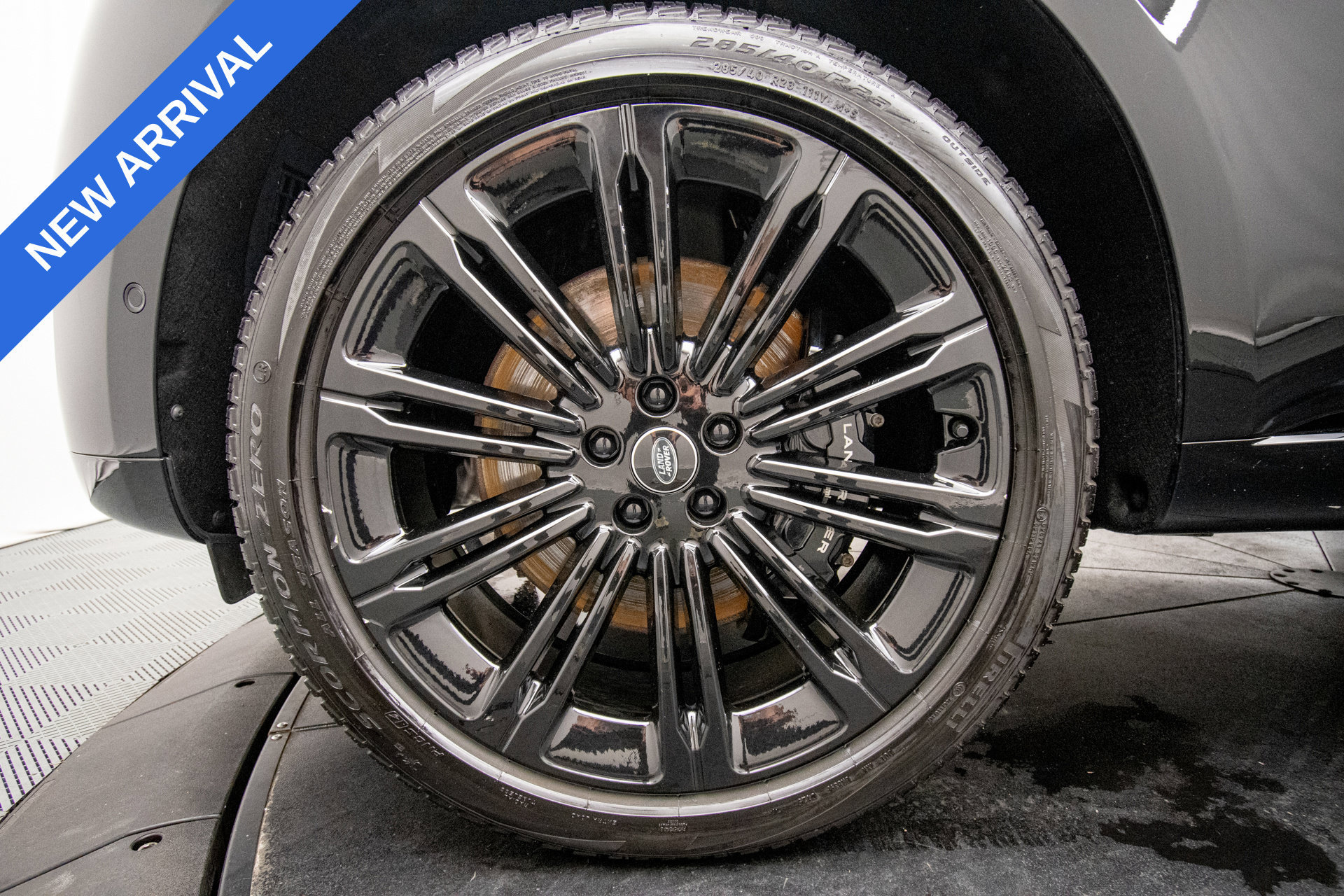 Used 2025 Land Rover Range Rover SE AWD/4WD image 27