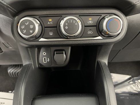 Used 2025 Nissan Versa S w/ Trunk Package FWD image 23