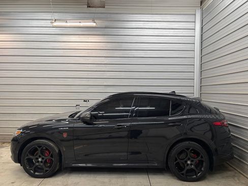 Used 2022 Alfa Romeo Stelvio Veloce AWD/4WD image 10