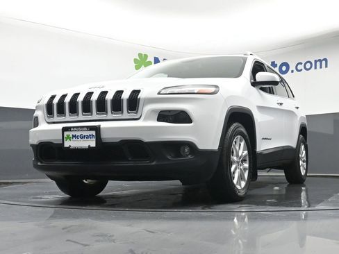 Used 2015 Jeep Cherokee Latitude w/ Cold Weather Group AWD/4WD image 6