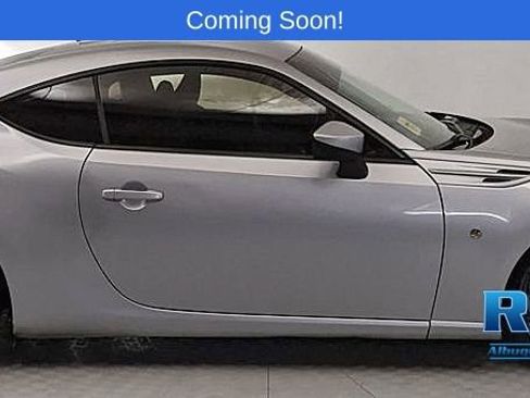Used 2019 Toyota 86 image 2