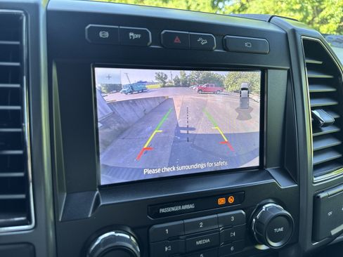 Used 2022 Ford F250 XLT w/ XLT Premium Package AWD/4WD image 14