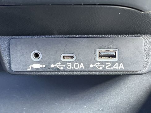 Certified 2025 Subaru Forester Premium AWD/4WD image 36